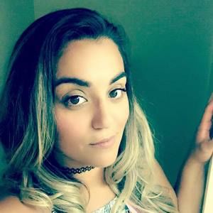 Meet your Posher, Crystal